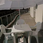 59 Kraybrezhna شقة