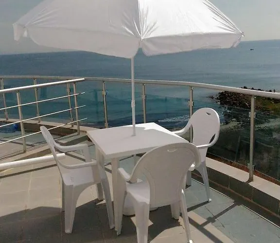 59 Kraybrezhna Appartement *